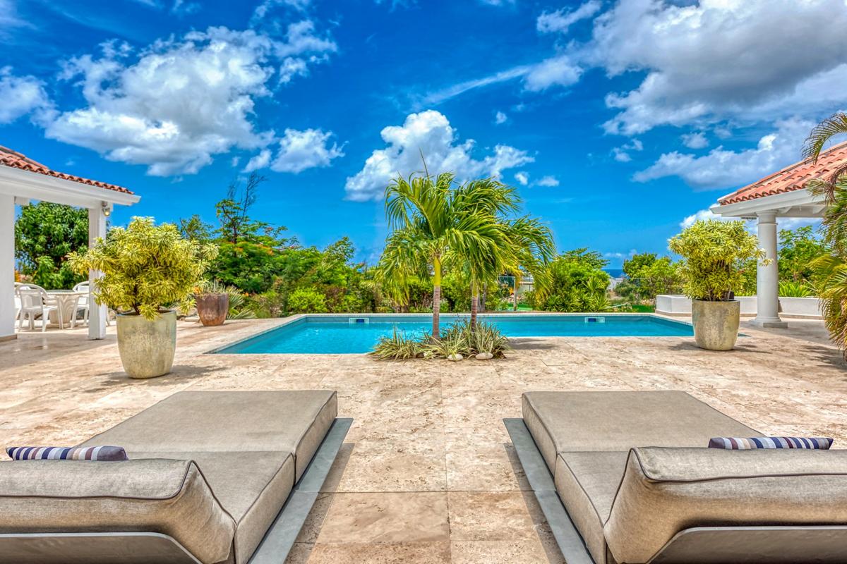 St Martin luxury Villa - Deck chairs